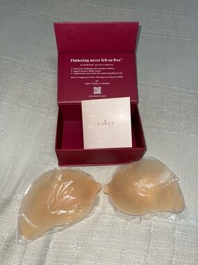 CAKES Beige Silicone Petal Lift Cups